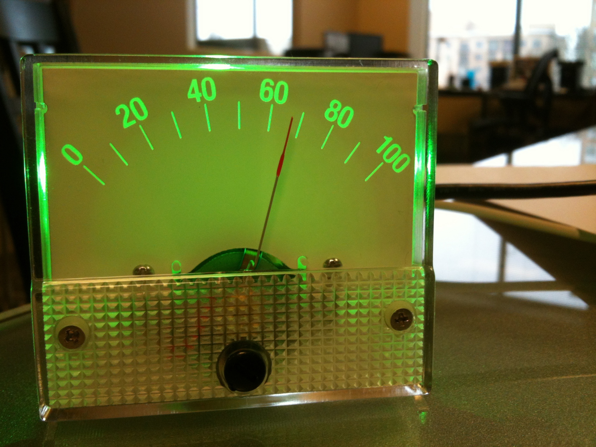 The Monulator: USB-controlled analog panel meter with RGB backlight.